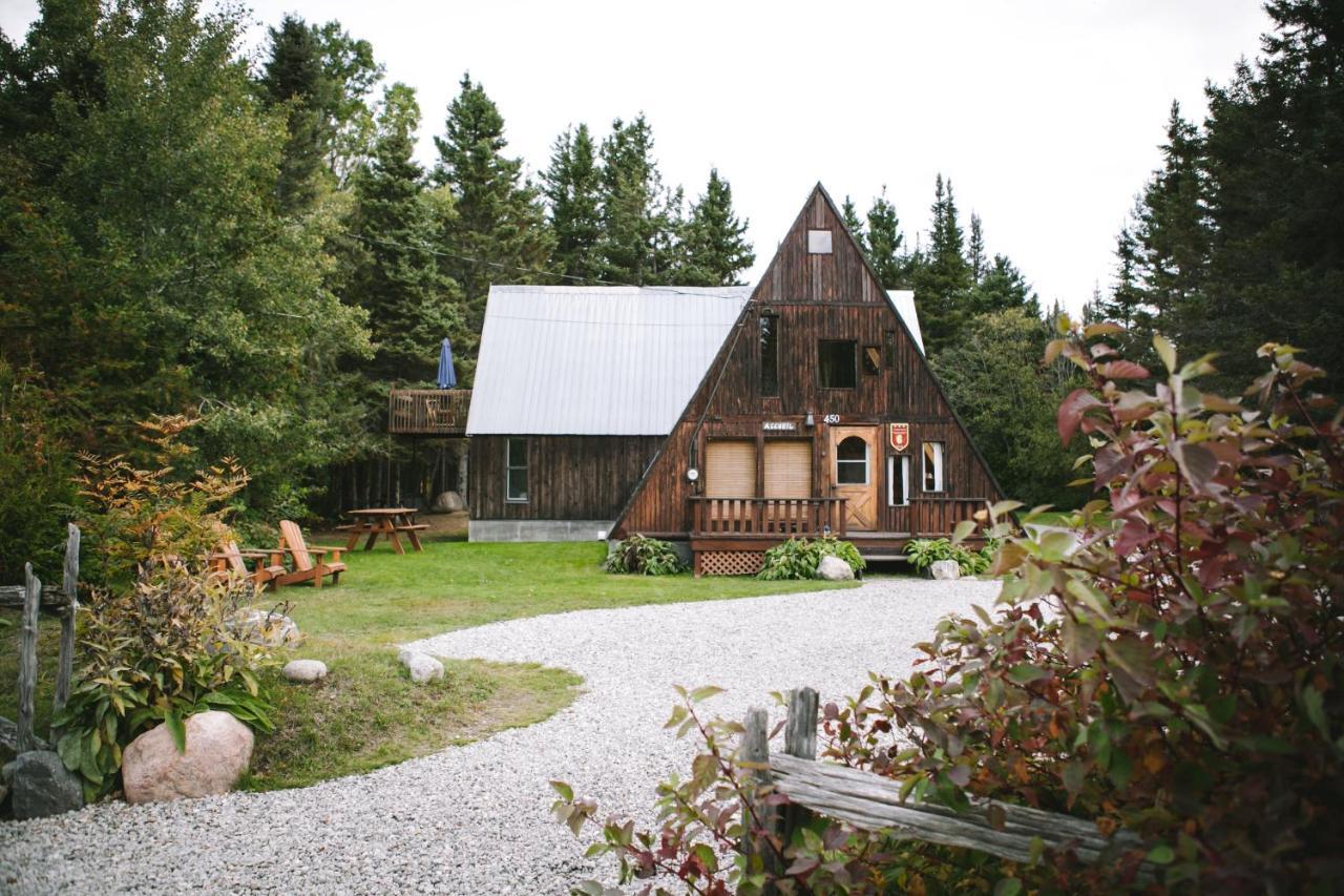 Au Sommet Du Fjord Hostel Sacre-Coeur Exterior photo
